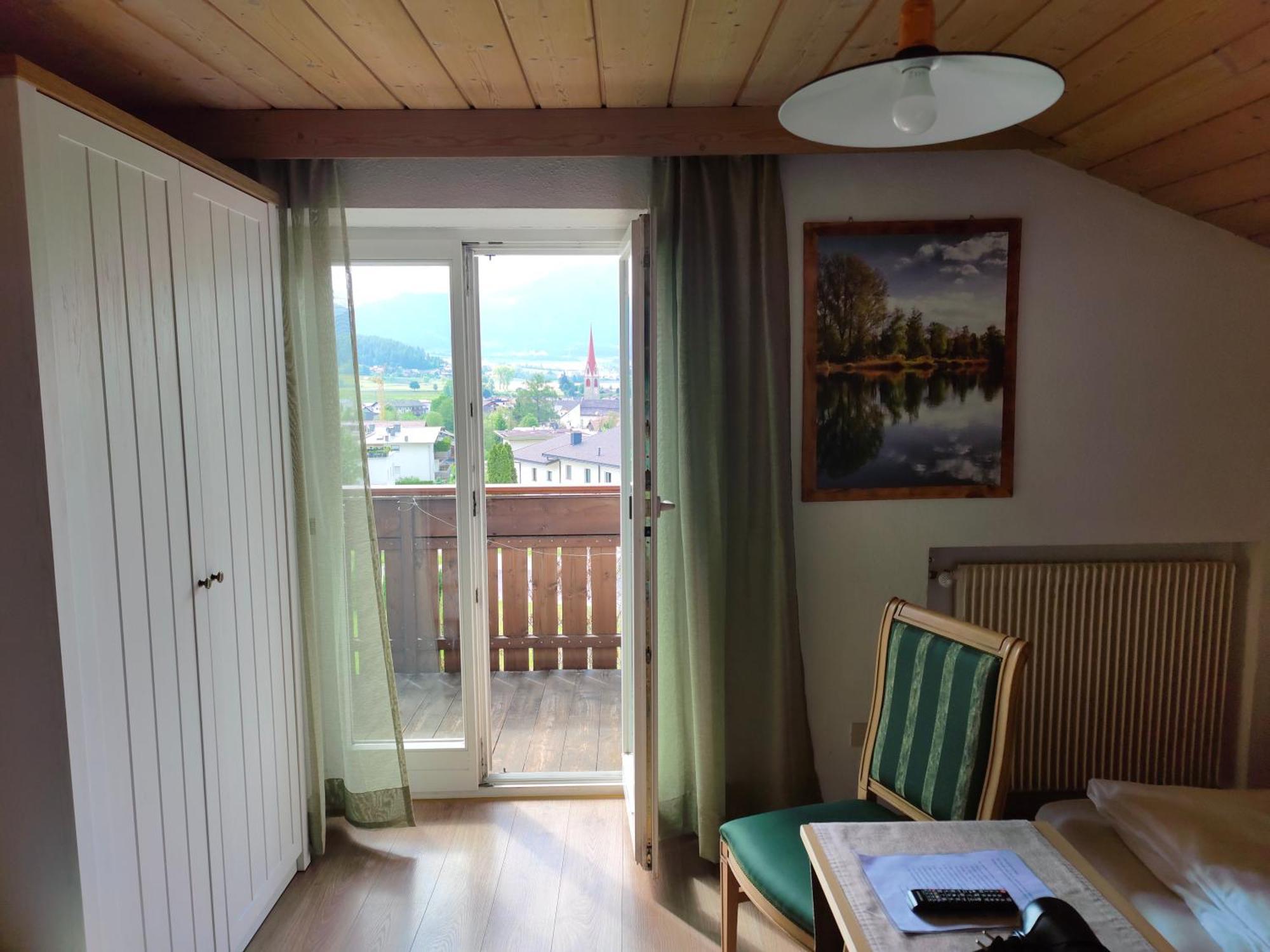Garni Hattlerhof B&B Brunico Exterior photo